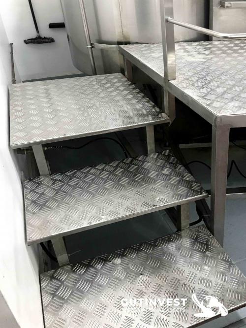 Filling and capping machine Monoblock  -1.100 bot/h