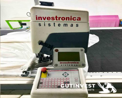  Automatic cutting machine - knitwear