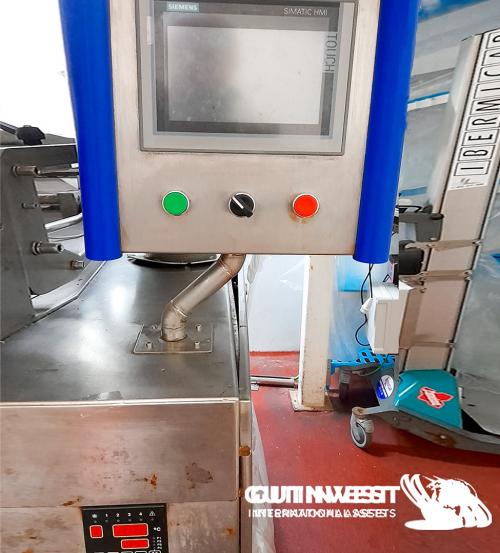 Vertical packaging machine with multihead weigther 10-heads.