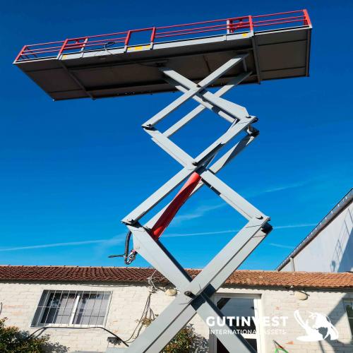 Scissor lift platform - 10 meters