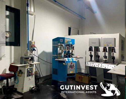 Complete lot of machinery for shoe - footwear manufacturing