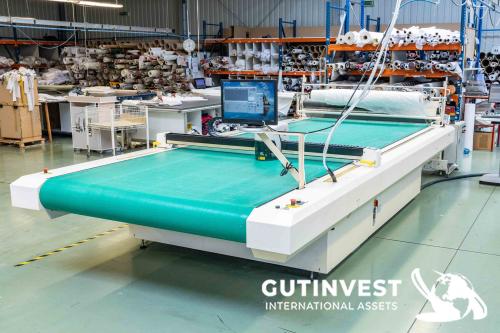 Automatic cutting table - textile sector