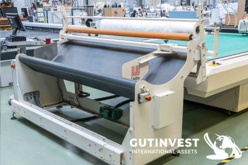 Automatic cutting table - textile sector