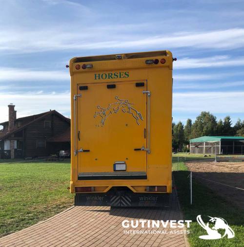 Camión para transporte de caballos