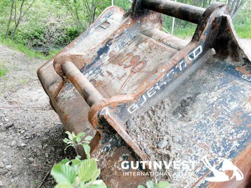 Hydraulic excavator